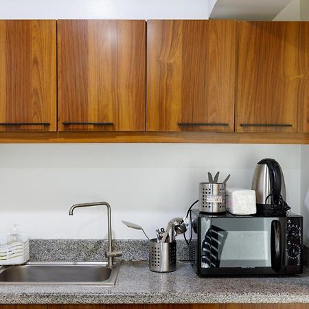 5880 Enriquez Residences マニラ市 エクステリア 写真