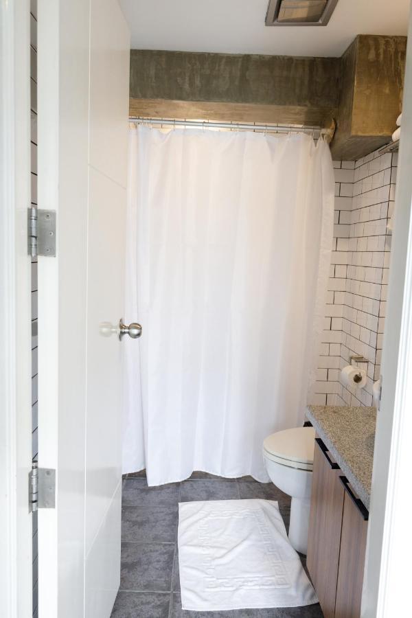 5880 Enriquez Residences マニラ市 エクステリア 写真
