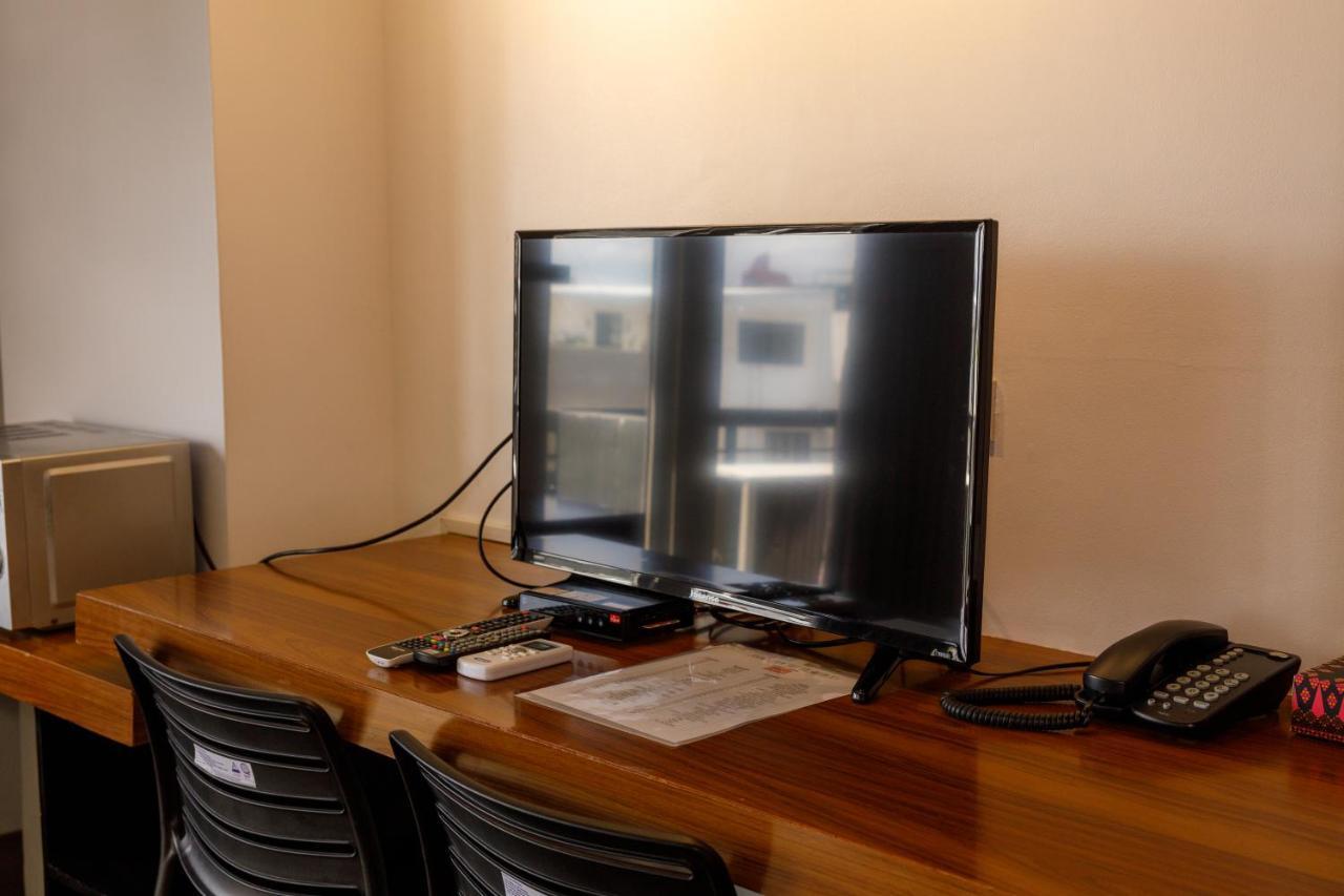 5880 Enriquez Residences マニラ市 エクステリア 写真