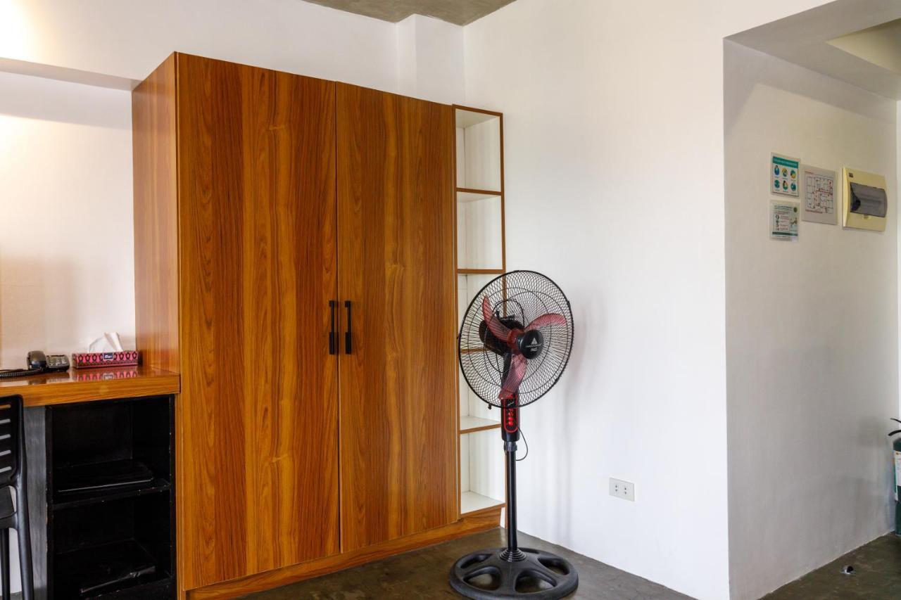 5880 Enriquez Residences マニラ市 エクステリア 写真