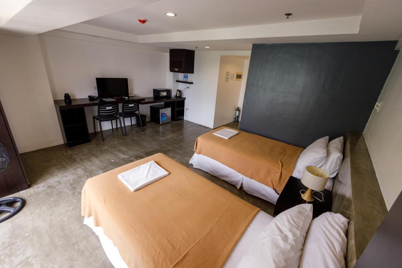 5880 Enriquez Residences マニラ市 エクステリア 写真