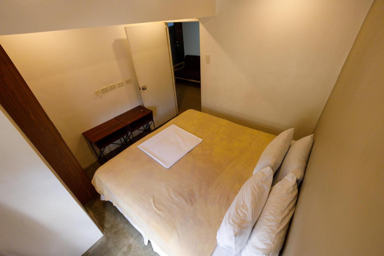 5880 Enriquez Residences マニラ市 エクステリア 写真