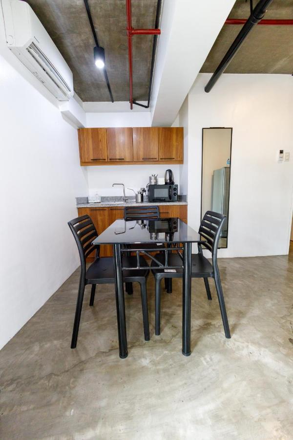5880 Enriquez Residences マニラ市 エクステリア 写真
