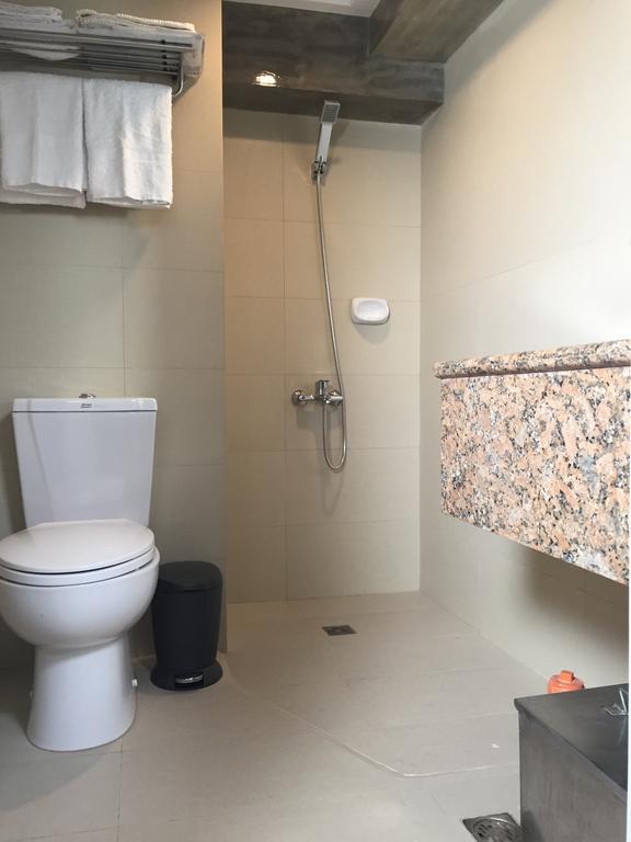 5880 Enriquez Residences マニラ市 エクステリア 写真